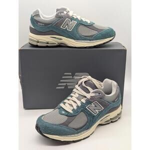 New Balance 2002R Mens Size 8.5 / Womens 10 -Spruce Green Running Shoes M2002REM